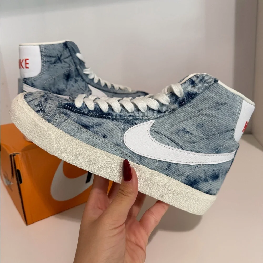 Women Size 6 // Nike High-Top Sneakers in Denim Tie-Dye - Picture 1 of 7